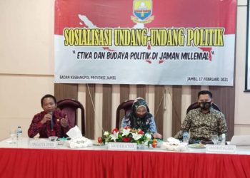 Anggota DPRD Provinsi Jambi Sosialisasikan Tentang Etika Dan Budaya Politik di Zaman Milenial
