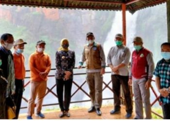 Pj Gubernur Jambi Kunjungi Objek Wisata Air Terjun Terluk Berasap