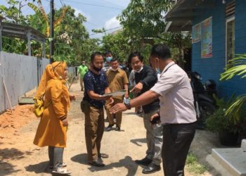 Proyek Jalan  RT 20 BTN Pengabuan Kisruh, Anggota DPRD Syufrayogi Cek ke Lokasi