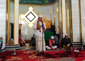 Bupati dan Wakil Bupati Tanjab Barat Hadiri Peringatan Isra Miraj di Masjid Maqbulin
