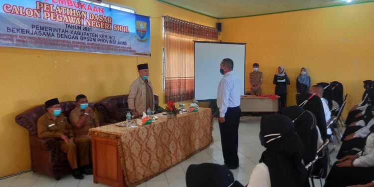 Bupati Kerinci Adirozal Buka Pelatihan Dasar CPNS Tahun 2021