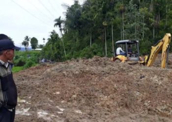Dinas PUPR Kab Kerinci Turun Langsung ke Lokasi Longsor di Perbatasan Desa Sungai Deras dan Sungai Tutung