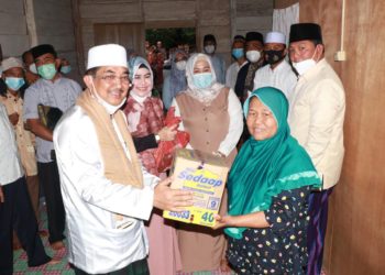 Safari Jum’at di Dusun Mudo,UAS Sampaikan Khutbah dan Memberikan Bantuan Sembako