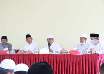 Bupati UAS Akan Wajibkan ASN Beli Beras Petani Lokal