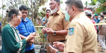 Wabup Hairan Turun Langsung Ke Lokasi Kebakaran Di Parit Dua Ujung Kuala Indah