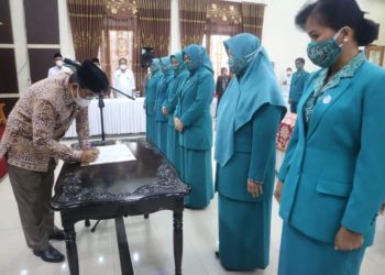 Bupati UAS Lantik Pengurus PKK Tanjab Barat