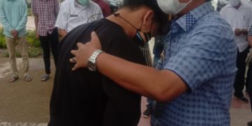 Penuh Rasa Haru,  Siswa SMAN I Kuala Tungkal Temui Bupati UAS Sampaikan Permohonan Maaf