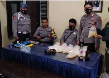 Operasi Pekat(Penyakit Masyarakat) Polsek Sungai Penuh Berhasil Mengamankan Puluhan Liter Tuak