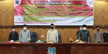 Bupati Tanjab Barat Hadiri Rapat Paripurna Pertama DPRD
