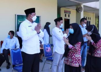 Wabup Tanjab Barat Silaturahmi Bersama Majelis Guru Dan Siswa SMAN 1 Kuala Tungkal