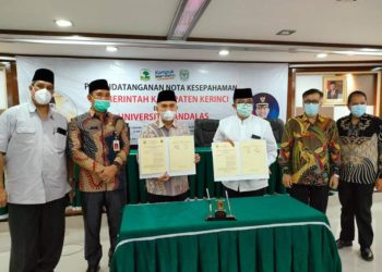 Bupati Adirozal Tanda Tangani  MoU Dengan Universitas Andalas
