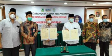 Bupati Adirozal Tanda Tangani  MoU Dengan Universitas Andalas