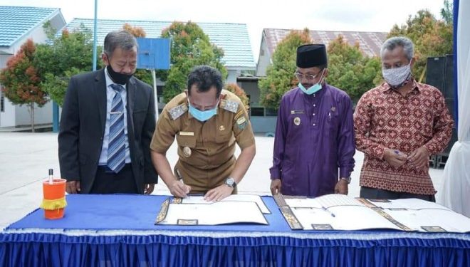 Wabup BBS Hadiri Launching Mobil Esemka MU-COE SMK Muhammadiyah Sungai Bahar dan Penandatanganan MoU dengan PT Agung Toyota Jambi