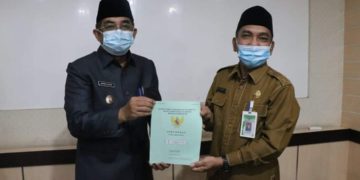 Pemkab Tanjab Barat Hibahkan Lahan untuk Pembangunan Kantor KUA di Bram Itam