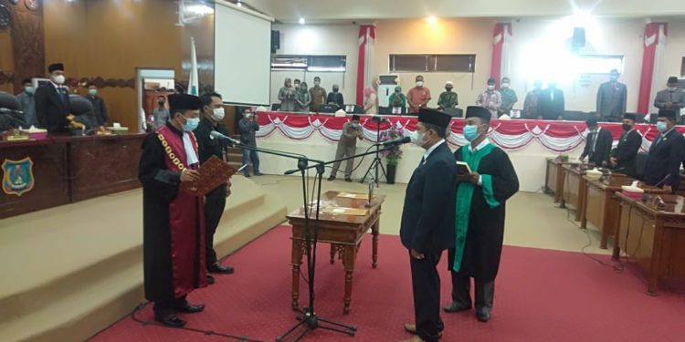 Sah!  Gantikan Mulyani, Abdullah Resmi Jabat Ketua DPRD Tanjab Barat