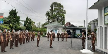 Pimpin Apel Pasca Libur Lebaran,  Kajari Sungai Penuh Cek Kehadiran Pegawai