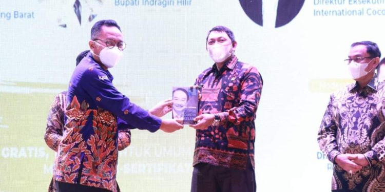 Jadi Narasumber Nasional , Wabup Hairan Ungkap Potensi Kelapa Dalam