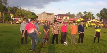 Sekda Asraf Buka Turnamen Sepakbola Piala Raja Kerapatan Adat 10 Luhah Seleman