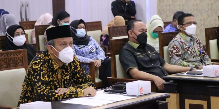 Sekda Tanjab Barat Hadiri Rapat Evaluasi Penangganan Covid-19 Se-Provinsi Jambi
