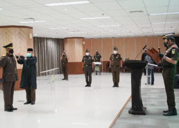 Kejagung Lantik Laksmana Muda (Laksda) TNI Anwar Saadi SH,  Sebagai Jaksa Agung Muda Pidana Militer