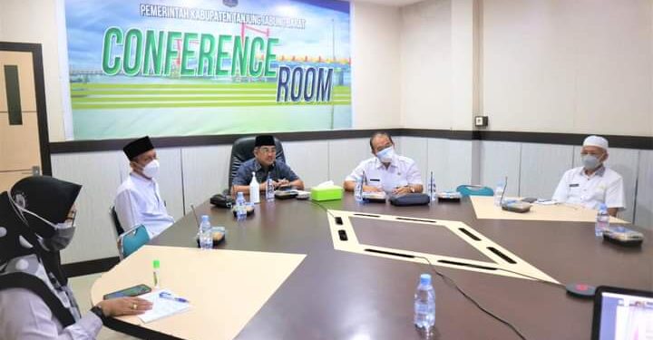 Bupati UAS Ikuti Webinar Sosialisasi Penilaian Indeks Inovasi Daerah dan Pemberian Penghargaan Innovative Government Award (IGA) 2021