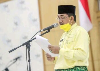 Pimpin Upacara Hari Jadi Ke 56 Tanjab Barat, Bupati UAS : Mari Satukan Tekad Untuk Membangun Tanjab Barat