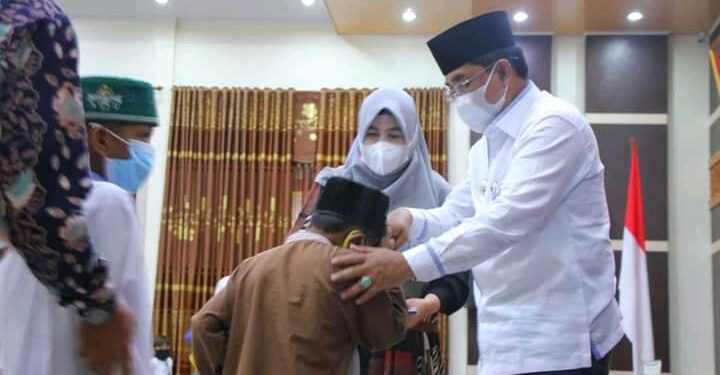 Menyambut 10 Muharam 1443 H, Bupati UAS Berikan Santunan untuk Anak Yatim dan Kaum Dhuafa