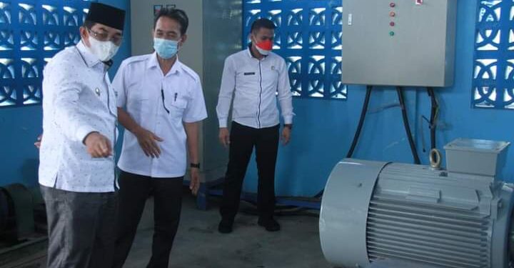 Bupati UAS Tinjau Pompa PDAM