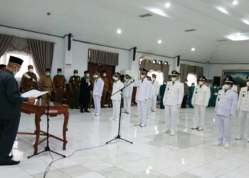 150 Kades Dilantik Adirozal Secara Serentak