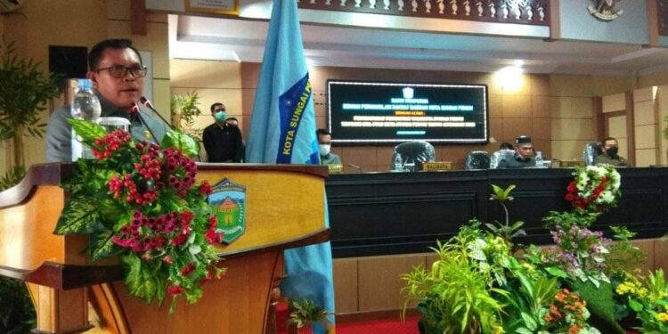 Wako Ahmadi Sampaikan KUA-PPAS 2022 ke Dewan