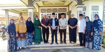 Bupati Adirozal Melayat Kerumah Ibunda Anggota DPRD Kerinci