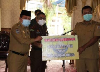 Al Haris Pimpin Rapat Penanggulangan Covid 19 di Tanjab Timur