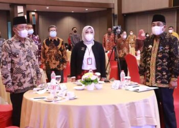 Bupati UAS Hadiri Pengukuhan TP2DD