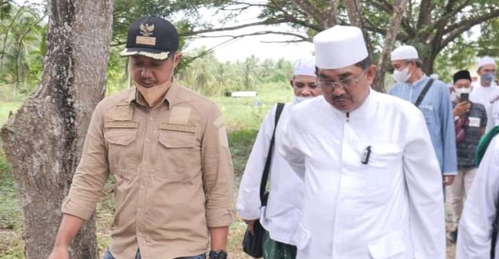 Disambut Camat Kuala Indragiri, Bupati UAS Lakukan Dzikir dan Doa Bersama di Masjid Jami’ Al Hidayah