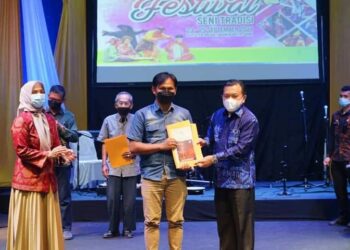 Gubernur Al Haris: Seni Budaya Adalah Aset Bangsa yang Harus Diangkat dan Dilestarikan