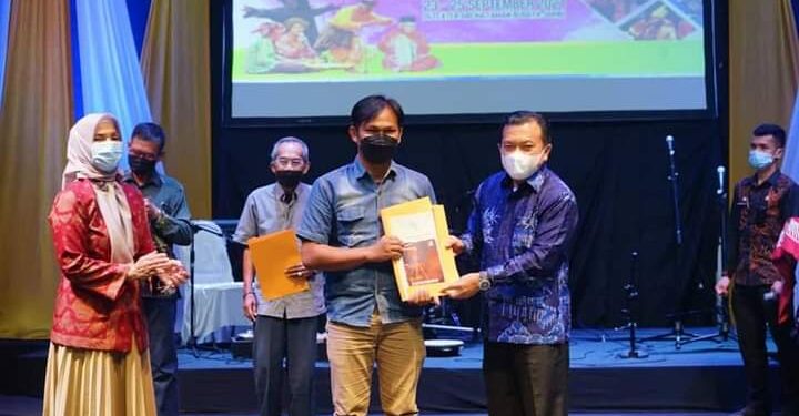 Gubernur Al Haris: Seni Budaya Adalah Aset Bangsa yang Harus Diangkat dan Dilestarikan