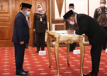 Lantik Komisaris dan Direktur, Gubernur Al Haris Minta PT. JII Kompetitif dan Profitable