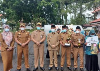 Bupati Adirozal Salurkan Zakat, Infaq, dan Sedekah