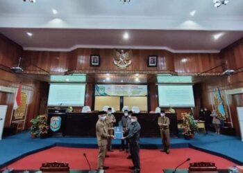 Bupati Adirozal Hadiri Rapat Paripurna DPRD Kerinci