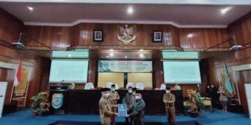 Bupati Adirozal Hadiri Rapat Paripurna DPRD Kerinci