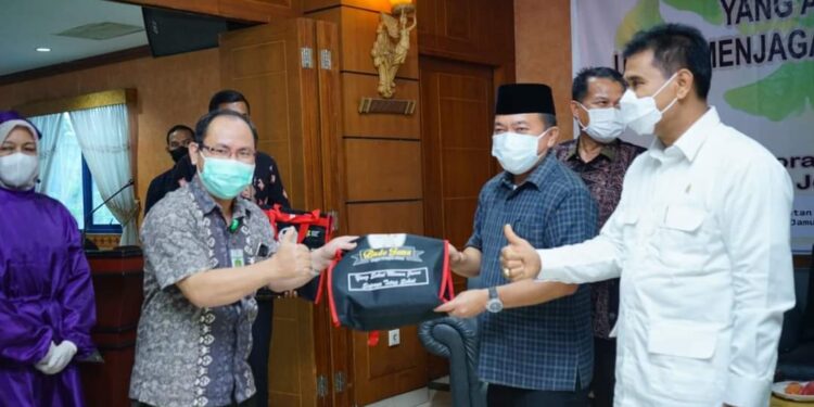 Tinjau Pelaksanaan Vaksin, Gubernur Al Haris Berharap Tidak Ada Lagi Warga yang Ragu dengan Vaksin Covid-19