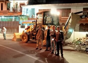 Dukung Penuh Program 100 Hari, Dinas PUPR dan Bidang Workshop Turun Bersihkan Jalan