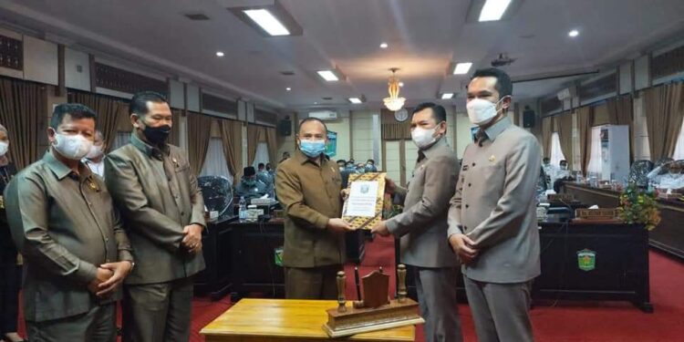 Wako-Dewan Tanda Tangani Nota Kesepakatan Bersama Rancangan Perubahan KUA-PPAS APBD 2021