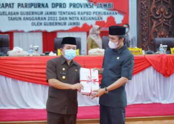 Al Haris Hadiri Rapat Paripurna Terkait Nota Keuangan dan RPAPBD
