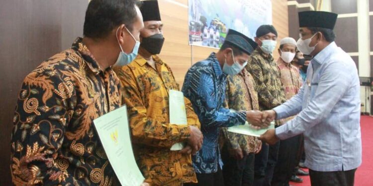 Dihadiri Langsung Presiden Jokowi Secara Virtual, Bupati UAS Ikuti Penyerahan Sertifikat Redistribusi Tanah