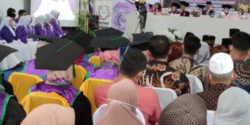 Hadiri Wisuda STITNU Sakinah Dharmasraya, Bupati Adirozal: Teruslah Belajar Dan Tingkatkan Kemampuan Diri