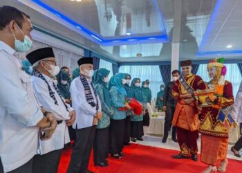 Bupati Adirozal Hadiri Pencanangan Keluarga Pelopor Perubahan