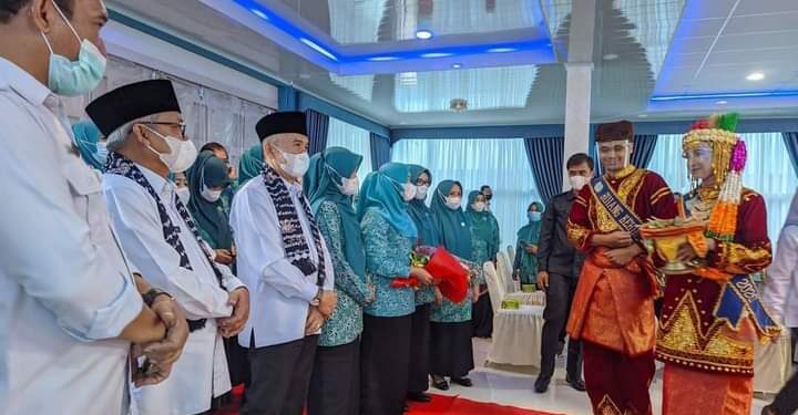 Bupati Adirozal Hadiri Pencanangan Keluarga Pelopor Perubahan