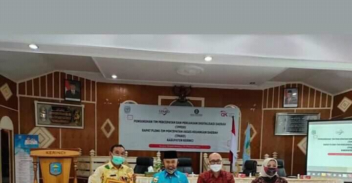 Bupati Kerinci Menerima Sertifikat Penghargaan Dari Ketua Dewan OJK RI