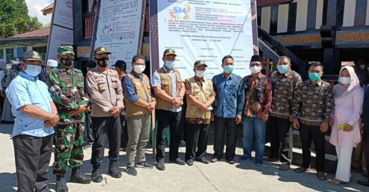 Pemkab Kerinci Gelar Vaksinasi Massal dan Deklarasi Bersama di Halaman Rumah Adat Tigo Luhah Semurup